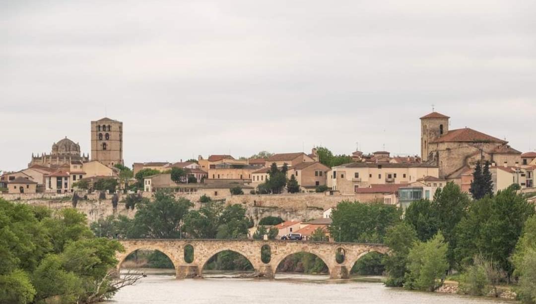 Appartamento A Los Ojos Del Rio Duero Zamora Esterno foto