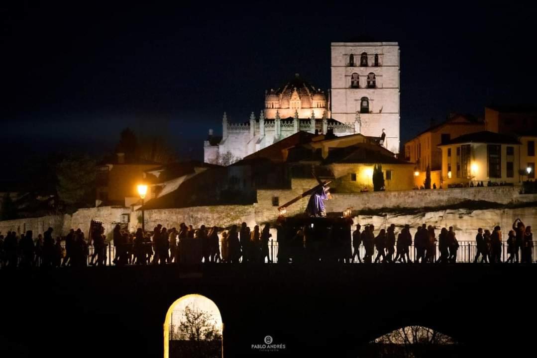 Appartamento A Los Ojos Del Rio Duero Zamora Esterno foto